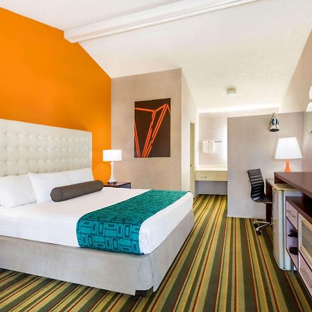 Howard Johnson By Wyndham Phoenix Airport/Downtown Area Екстериор снимка