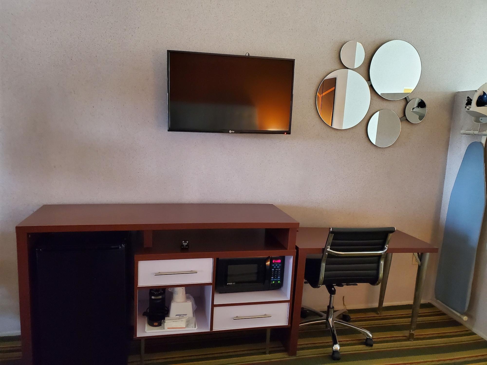 Howard Johnson By Wyndham Phoenix Airport/Downtown Area Екстериор снимка