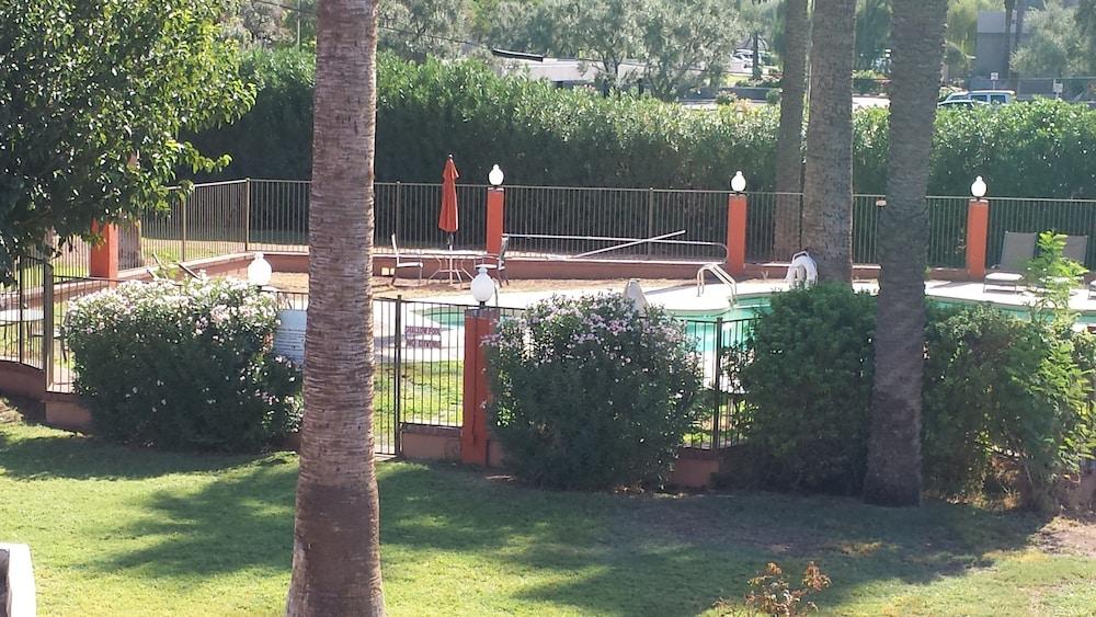 Howard Johnson By Wyndham Phoenix Airport/Downtown Area Екстериор снимка