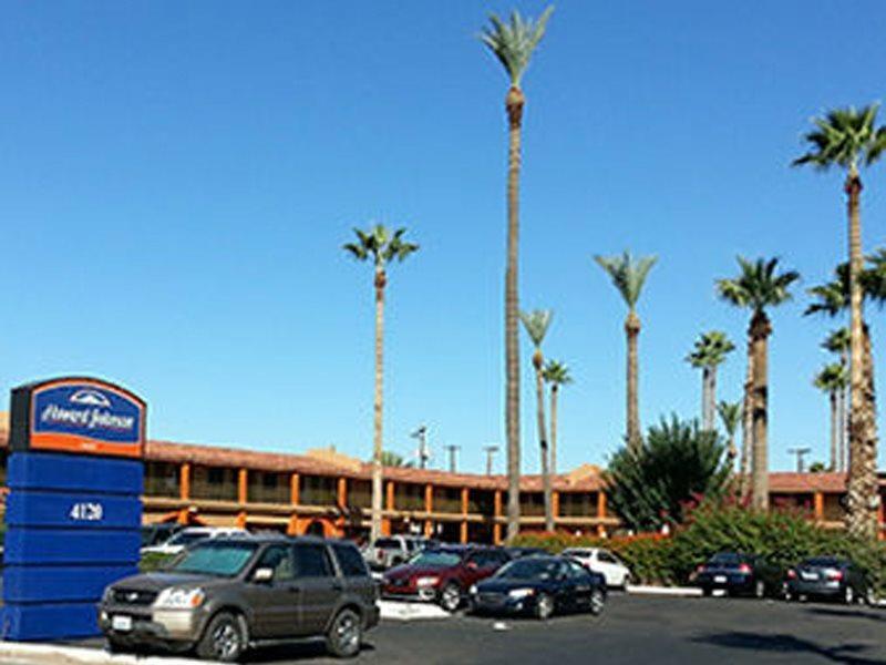 Howard Johnson By Wyndham Phoenix Airport/Downtown Area Екстериор снимка
