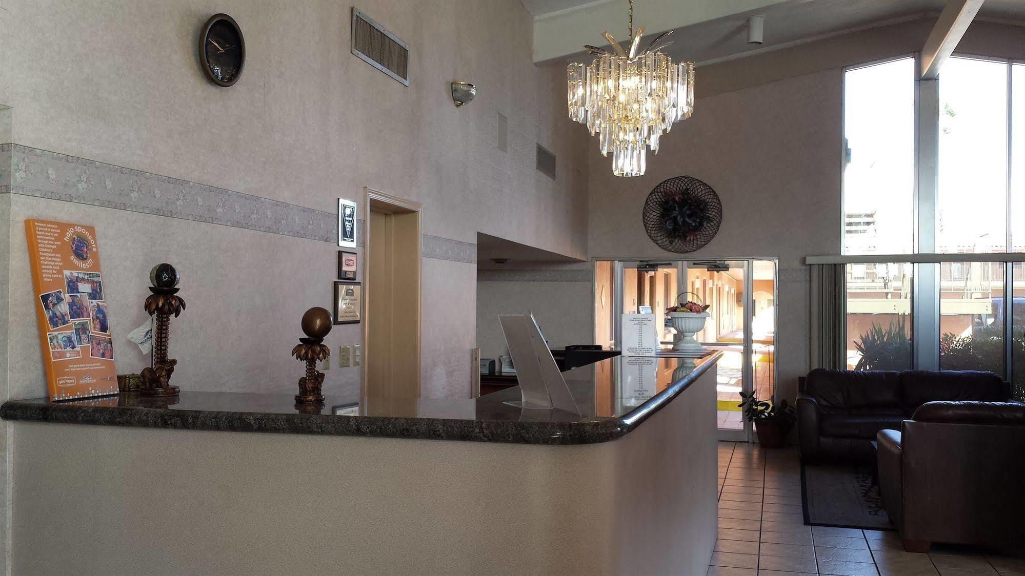 Howard Johnson By Wyndham Phoenix Airport/Downtown Area Екстериор снимка